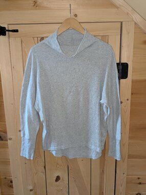 Manduka Yoga Top Women Small Heather Gray Crinkle Knit Mock Funnel Neck Pullover